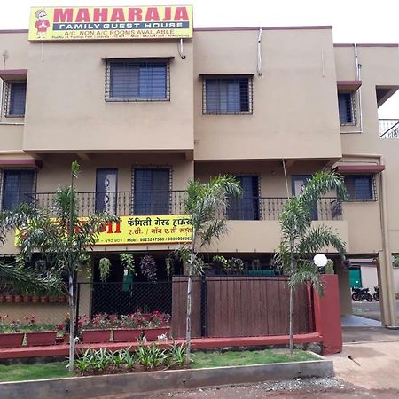 לונבלה Maharaja Family Guest House מראה חיצוני תמונה